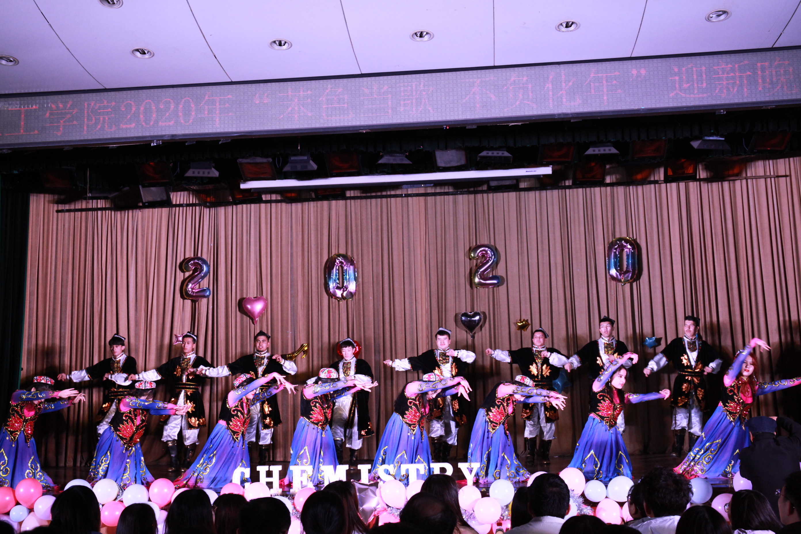 民族舞1.JPG 民族舞1.JPG