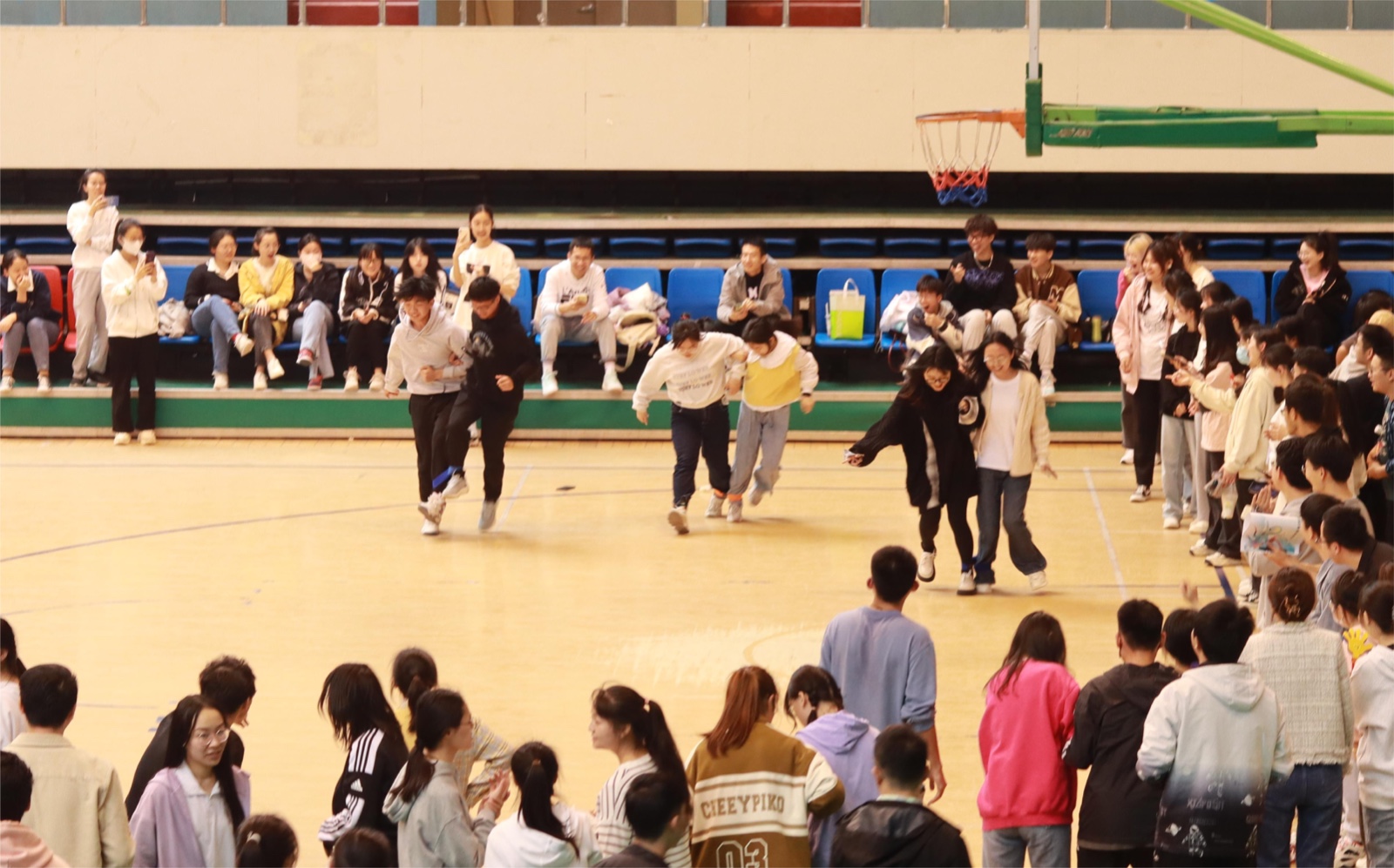 接力(两人三足)3.jpg 接力(两人三足)3.jpg